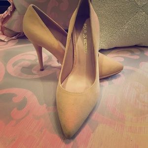 NEW! Without tags, Neutral nude suede pump heels